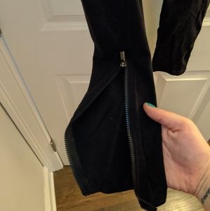 Athleta leggings with ankle zip embellishment